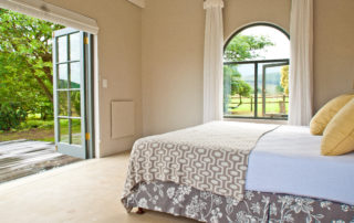 Country-House-Bedroom