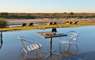 Mjejane-River-Lodge-Dining-in-pool