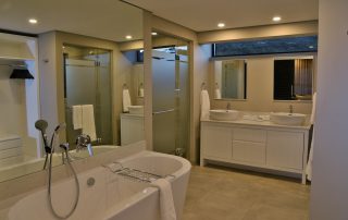 Bakubung-Villa-5_Bedroom-1_En-Suite-Bathroom