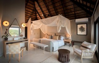 Lion-Sands-_River-Lodge_-Luxury-Suite_Bedroom-Interior-