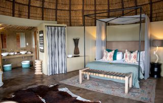 Gondwana-Kwena-Lodge-Room-Honemoon-suite