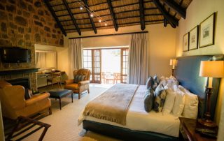 Walkersons-luxury-Lakeside-suite