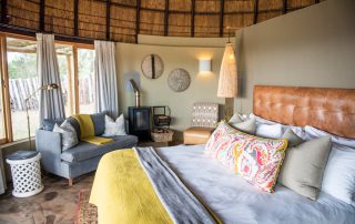 Gondwana-Kwena-Lodge-Room-Honemoon-suite