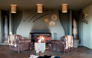 Gondwana-Kwena-Lodge-Bar-Fire-Place