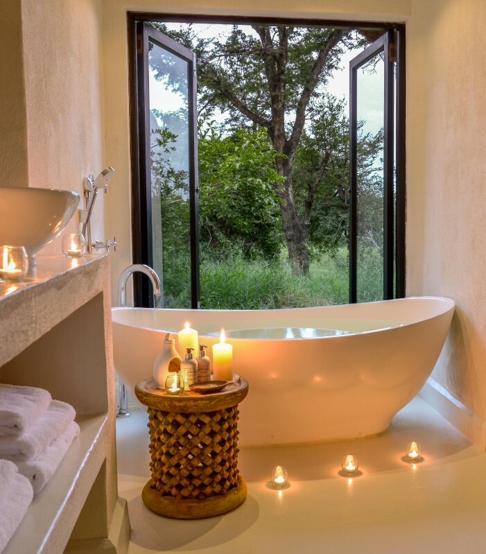 Lion-Sands-River-Lodge-Luxury-room-bathroom