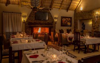 Umzolozolo-Xscape4u-dining-area-Nambiti-Game-Reserve