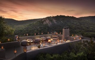 Rooftop-dining-and-romance-at-andBeyond-Phinda-Rock-Lodge-Xscape4u