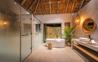 Kambuka-Bathroom-Elephant-Point-Greater-Kruger-Xscape4u