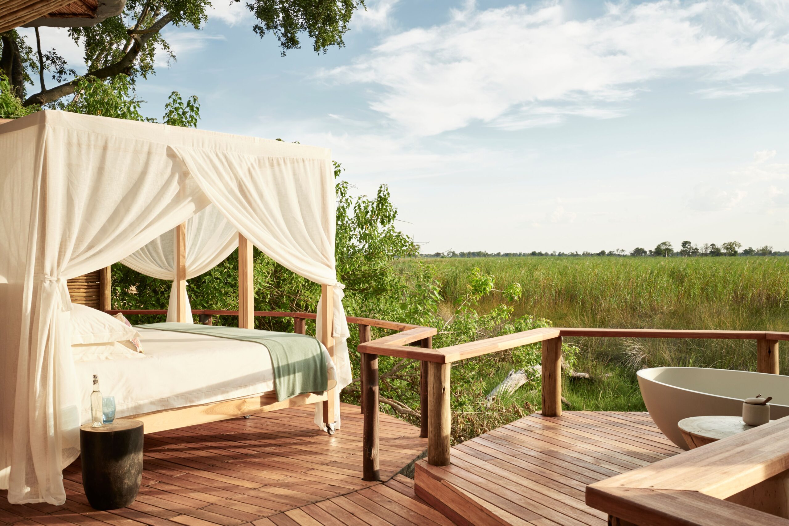 Sanctuary-Baines-Camp-Skybed-and-Star-Bath-Okavango-Delta-Xscape4u